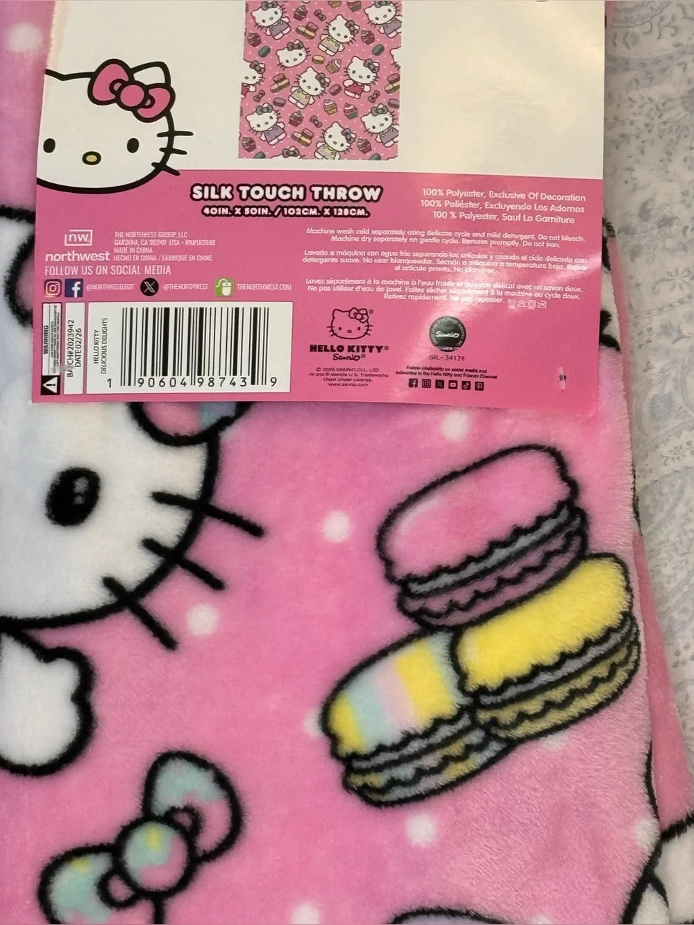 Hello Kitty Pink, Thick, Super Soft Plush Throw Blanket with Macaron Print